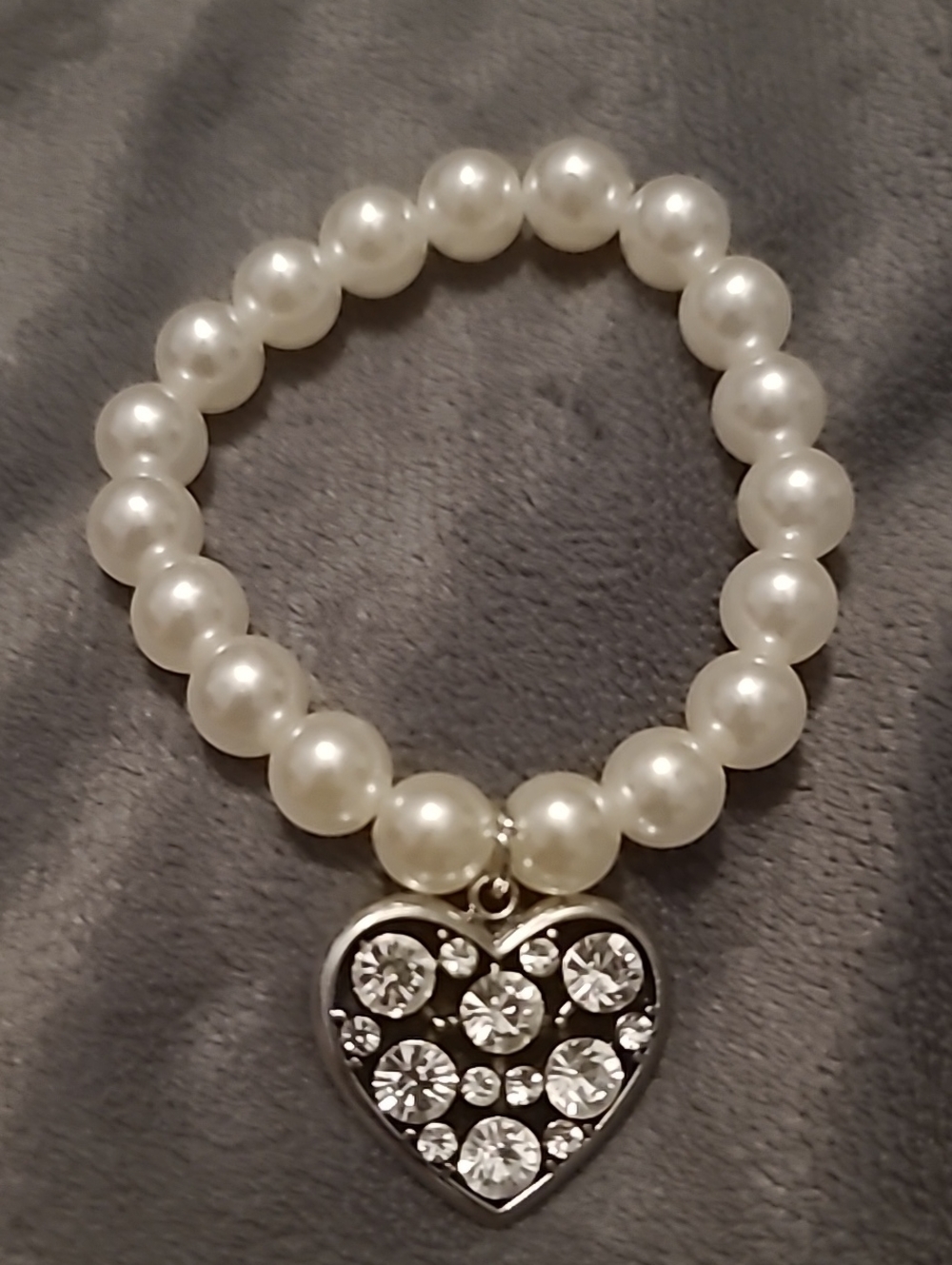 Pearl Bead Stretch Bracelet with Crystal Heart Charm - White
